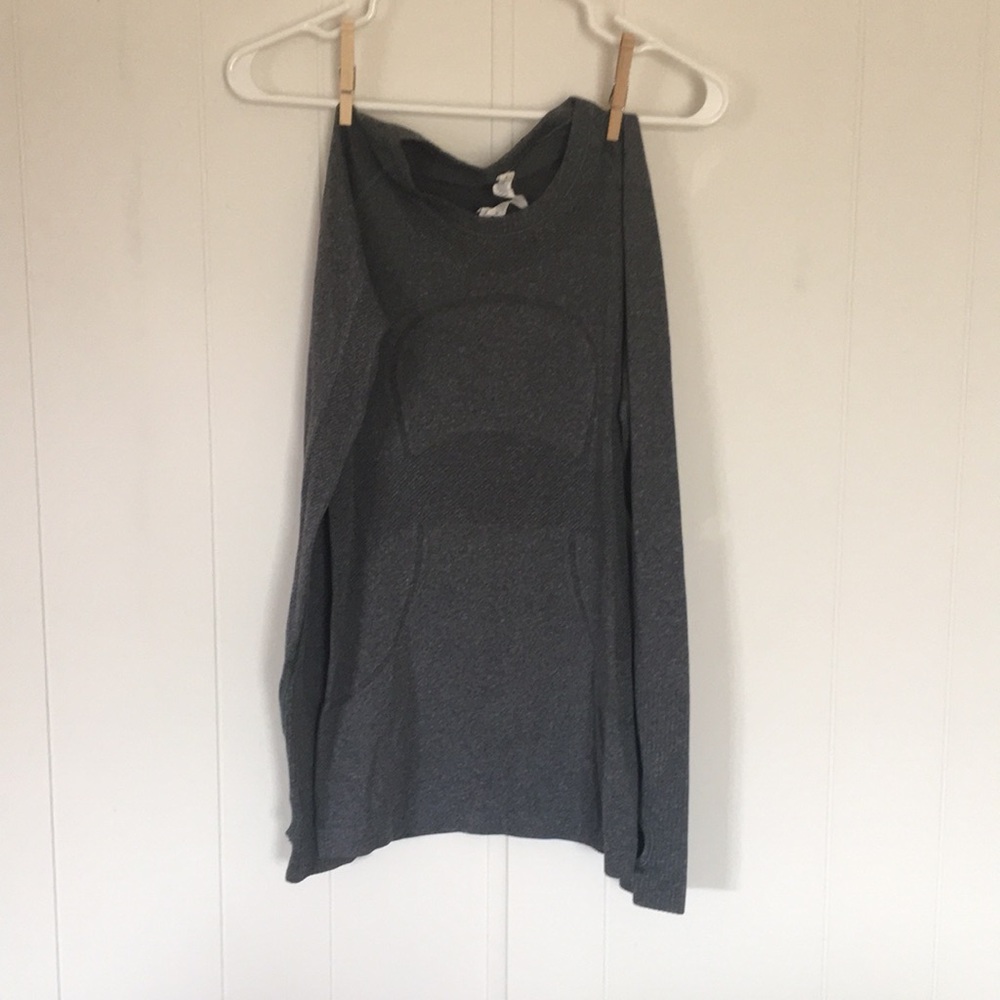 Lululemon top